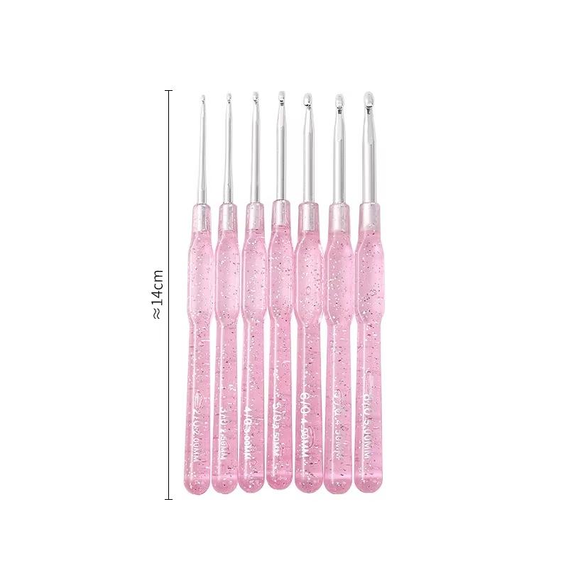 

7 PCS Aluminum Crochet Hooks Set (2.0-5.0mm) with Colorful Clear Handles for Yarn Knitting DIY Hats Scarves Amigurumi Crafts розовый