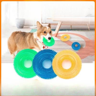 A Biting, Vocal, Thorny Ring Dog, Gnawing On Toys, A Large Dog, Teeth Cleaning and Grinding, Tires, Golden Retriever