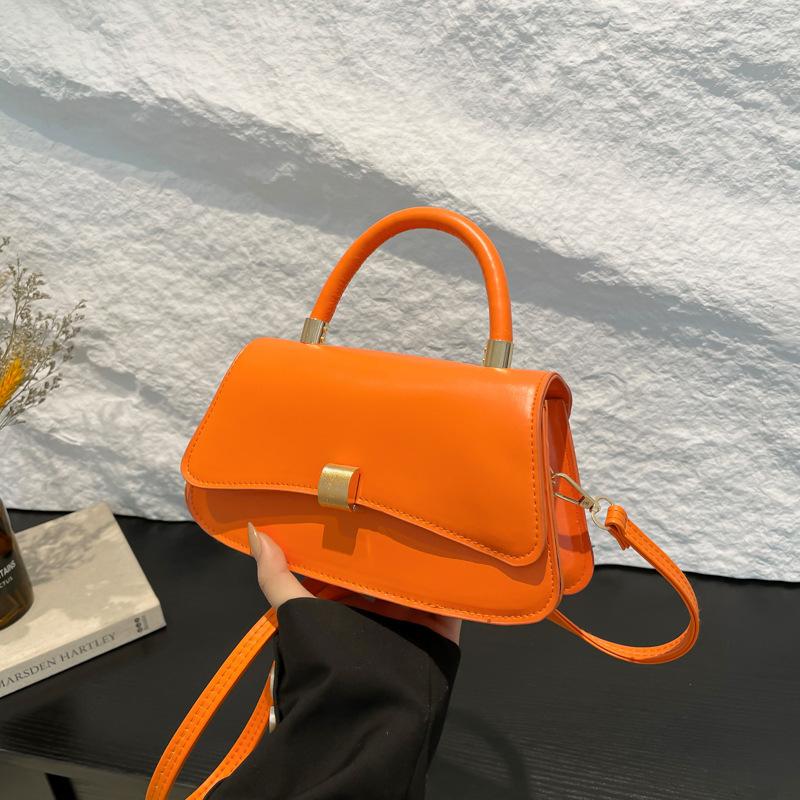 Women's Bag 2025 New Fashion Commuter Bag Versatile Shoulder Messenger Bag High-end Baguette Bag Niche Small Square Bag Women