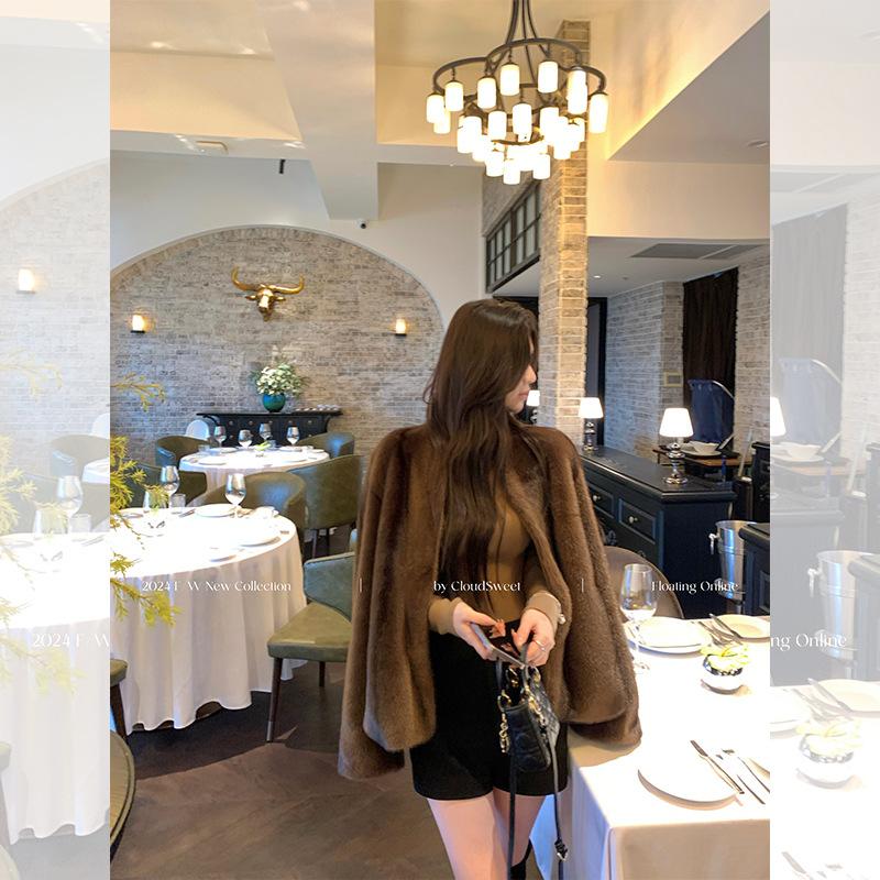 Fur integrated coat women's winter 2024 new popular noble high-grade small foreign lazy warm coat