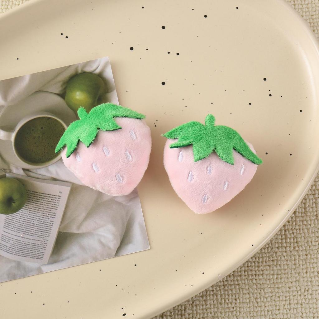 3D Plush DIY Jewelry and Clothing Accessories: Strawberry Charms for Bags, Clothing, and Socks