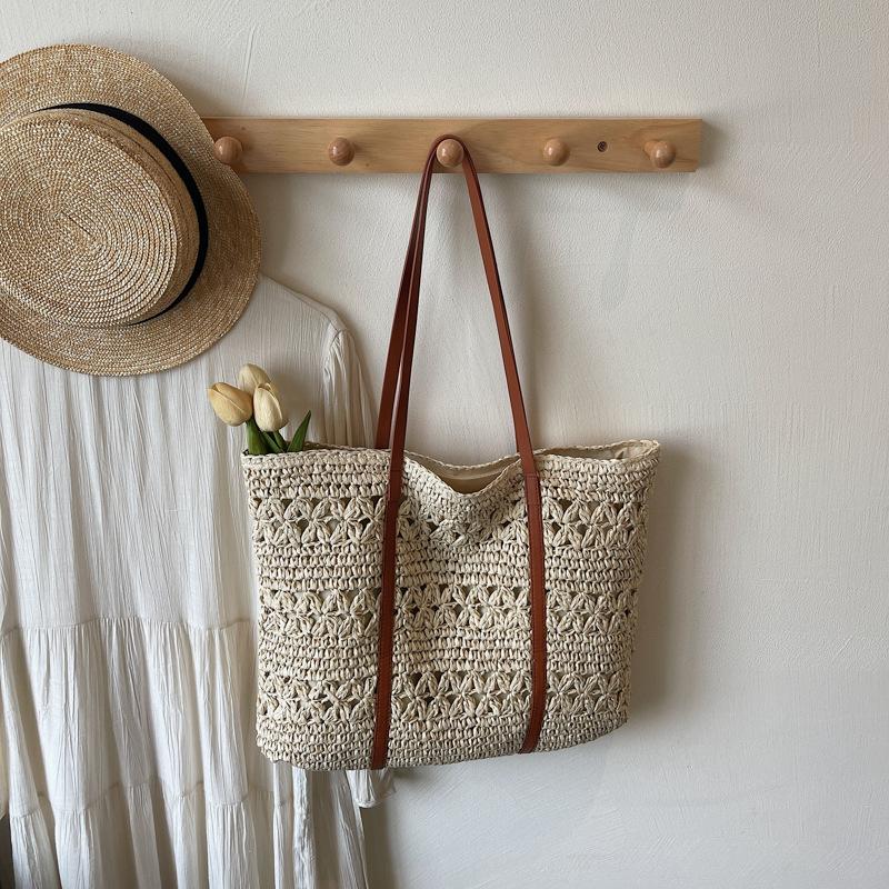 

2025 summer new hollow straw bag fashion shoulder bag tote bag seaside vacation beach bag women s bag