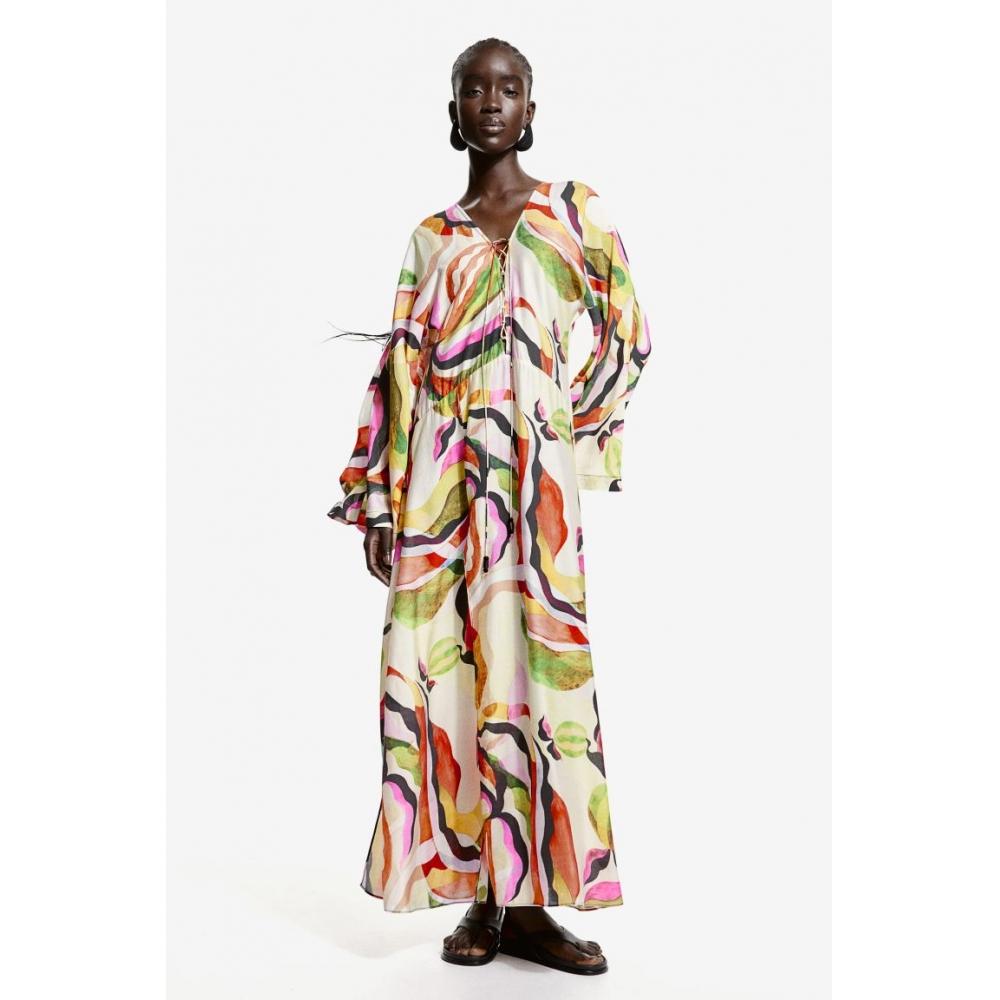 

Платье-кафтан на шнуровке HM Кремового цвета с узором