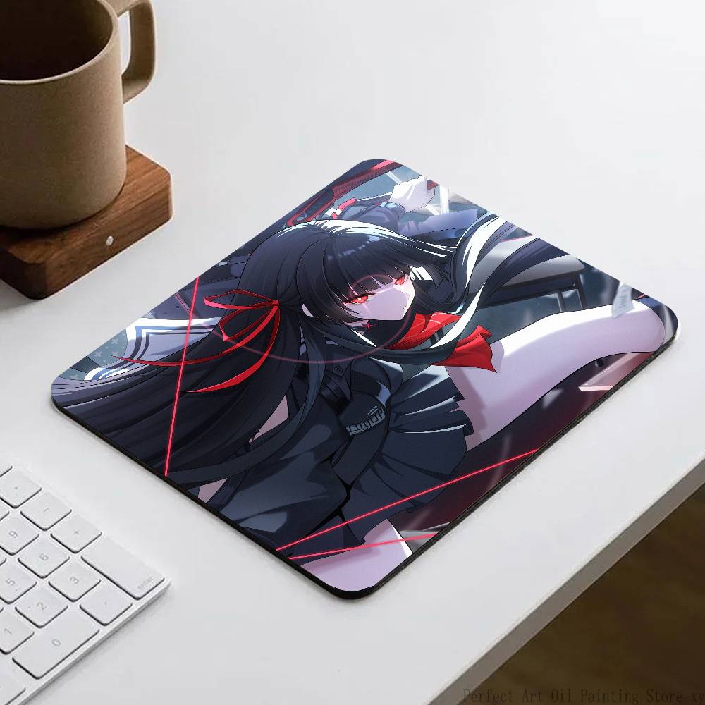 Game Wuthering Waves Kuchiba Chisa Mousepad Small LockEdge Mouse Pad For Gamers Computer Desk Pad Rectangular Anti-slip Rubber