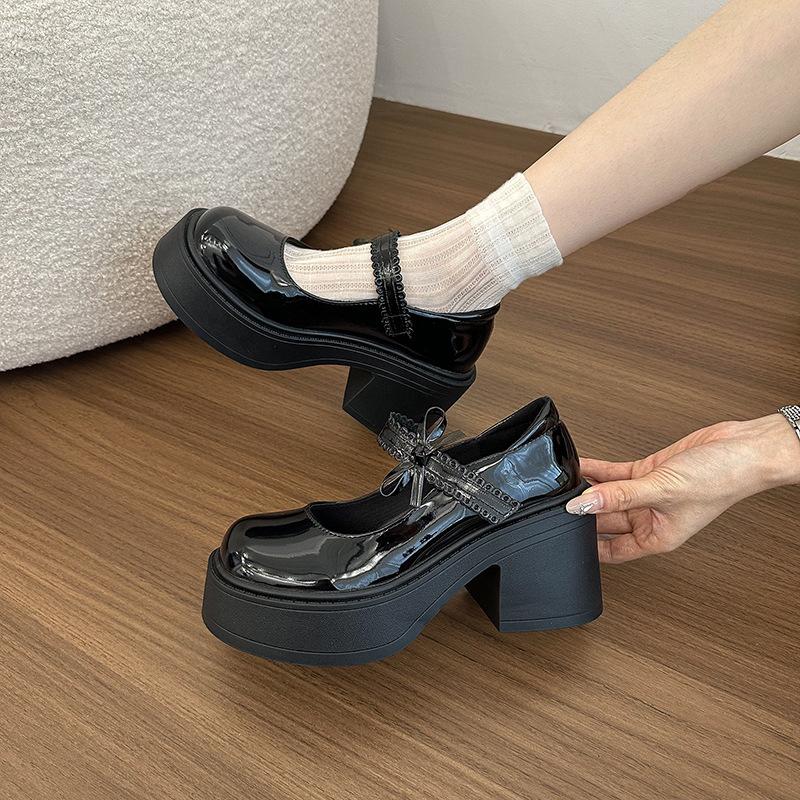 French new versatile skirt platform round head pearl 2025 spring single shoes retro Mary Jane small leather shoes women