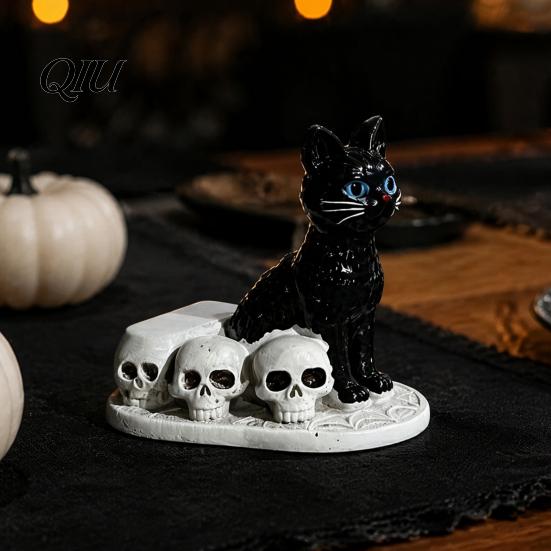 Realistic Carving Skeleton Animal Halloween Dog/Cat Skull Figurine, Resin Gothic Statue Unique Fireplace Accents for Desk Fireplace, Spooky