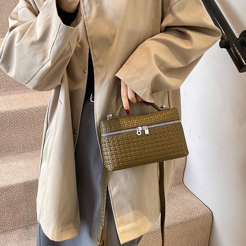 Simple Casual Underarm Bag Women's Korean Version Ins Trendy Retro High-end Small Square Bag 2025 Winter Shoulder Women's Bag