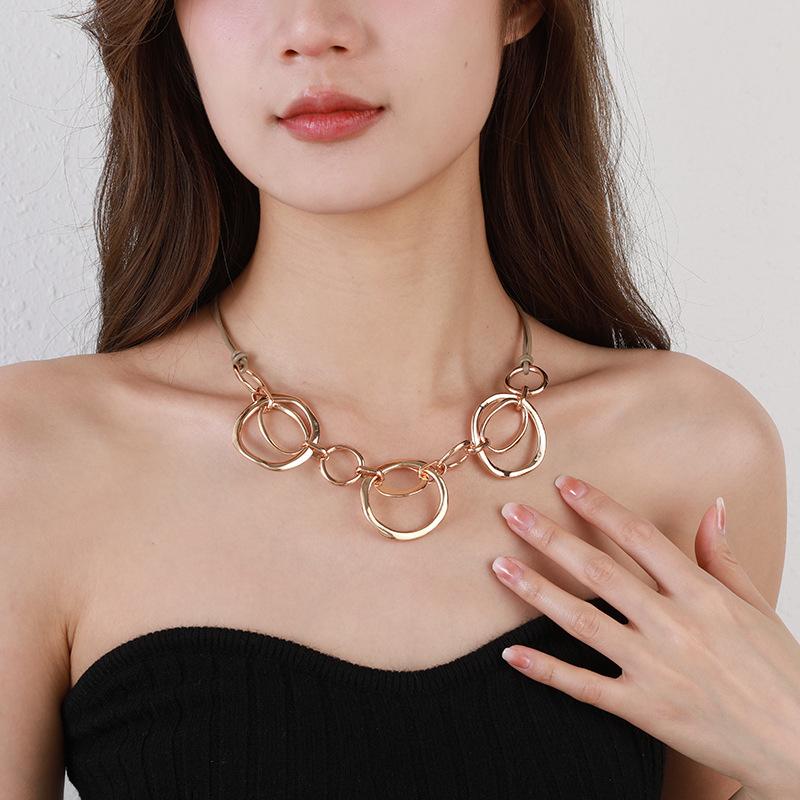 Exquisite Geometric Metal Fashion Personality Versatile Women'S Clavicle Chain