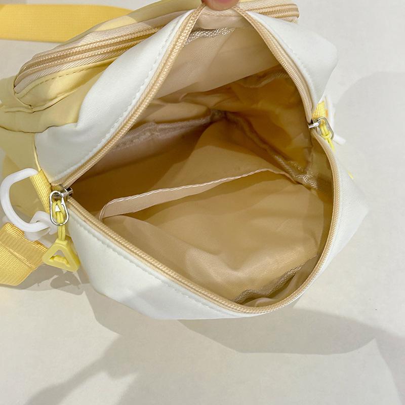 A Sweet and Color-blocking Crossbody Bag with A Single Shoulder