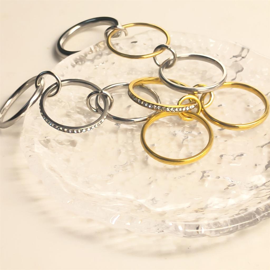 Elegant Cubic Zirconia Stackable Rings Accessory for Women Comfortable Titaniums Steel Jewelry In Silver Gold Tone