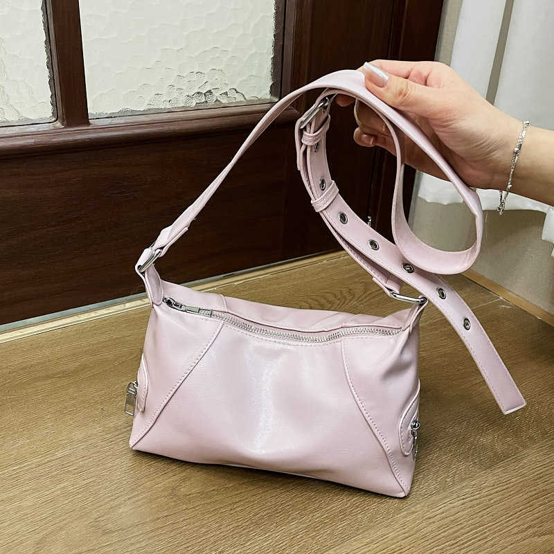 

Нишевая дизайнерская сумка женская 2025 новая модная ретро сумка-багет из мягкой кожи большая вместимость для работы на плечо через плечо розовый