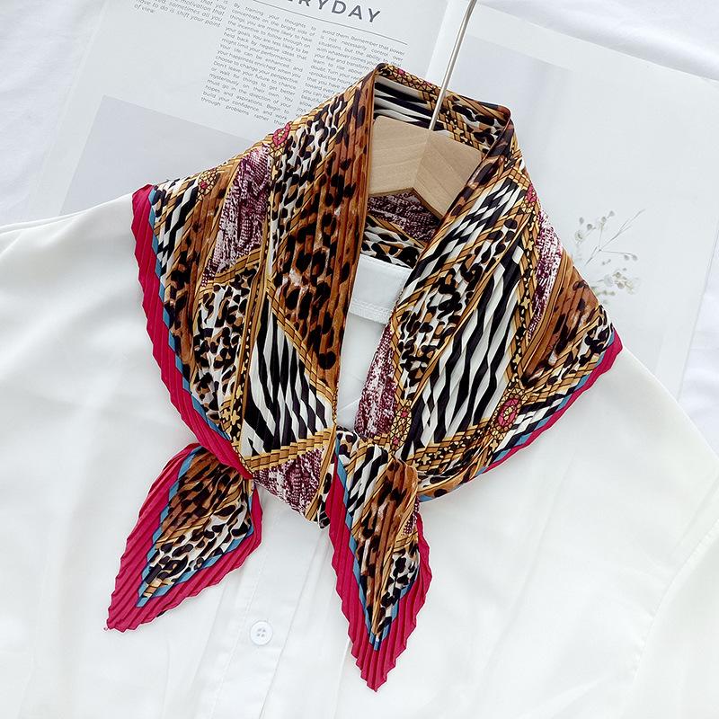 Retro Color Block Crinkled Square Scarf - 70cm Pleated Neckerchief in Imitation Silk for Women