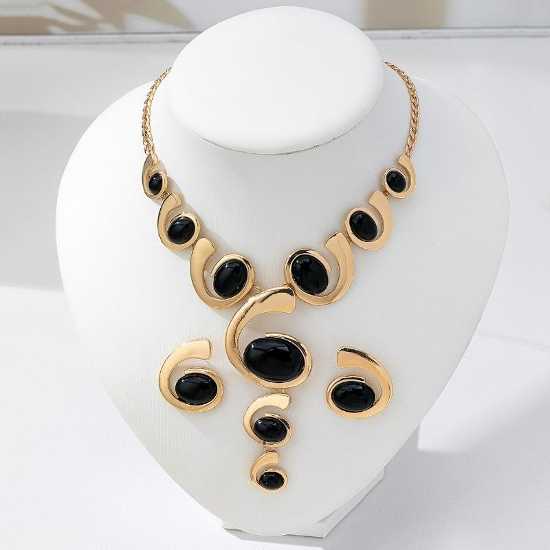Bohemian Retro Spiral Snail Pendant Y-shaped Necklace Stud Earrings Set Female Elegance and Exquisite