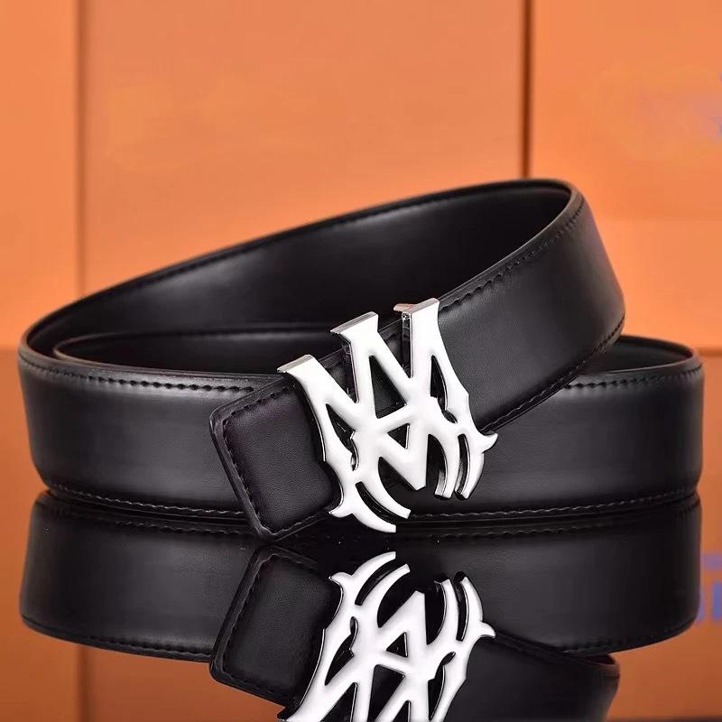 Pánský stylový kožený opasek s hladkou přezkou - Všestranný pro obchod i módu