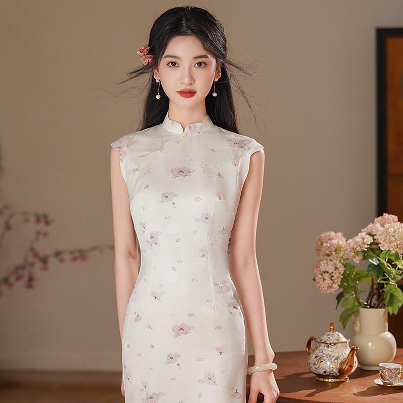 White Sleeveless Modern Chinese-Inspired Long Cheongsam Dress 2026 Womens Elegant Retro Style