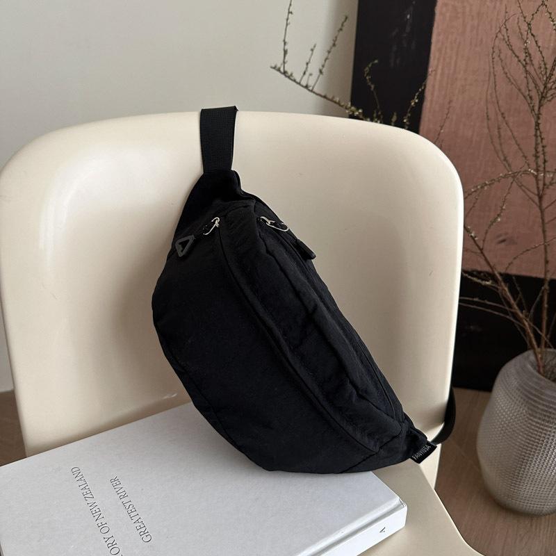 

Breast bag women s new sports and leisure solid color lightweight shoulder bag large capacity versatile messenger bag portable fanny bag women s bag чорний