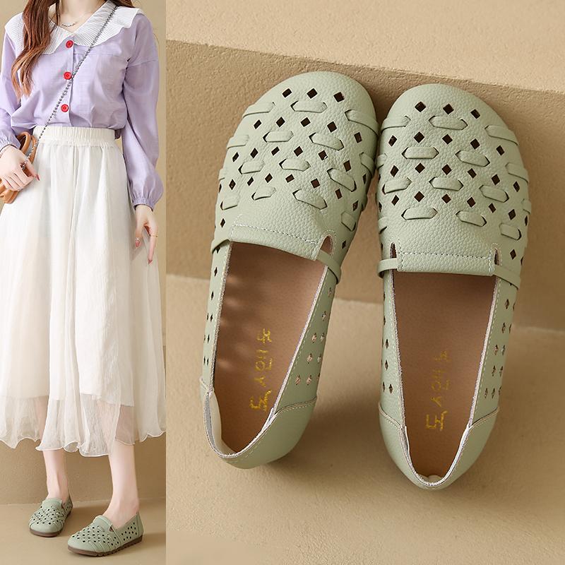 Fashion The 2025 Summer New Hollowed-out Perforated Shoes with Soft Soles, One-foot Casual and Breathable Flat Mother's Single Shoes