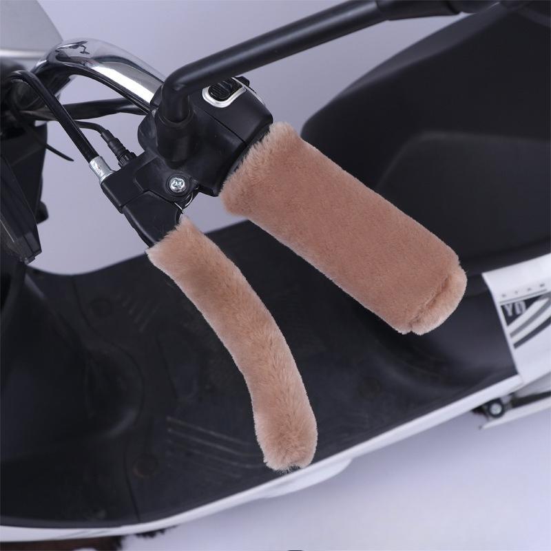 New Granular Fleece Imitation Plush Handle Cover, Anti-slip, Hand Protection and Warmth Universal for Electric Bikes, Motorcycles and Tricycles