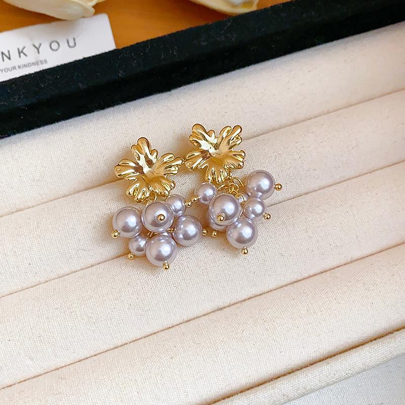 Retro grape pearl fringed earrings light luxury ins style niche earrings fashion temperament high-end earrings