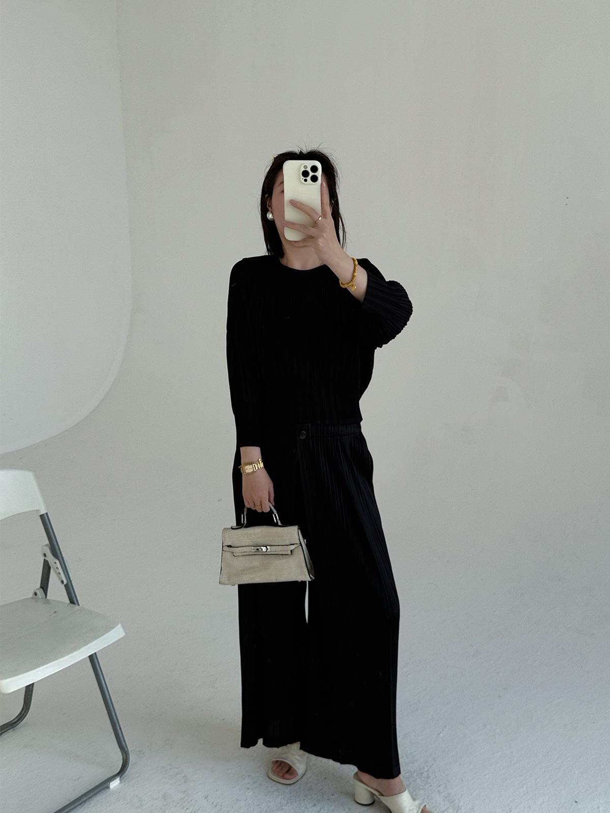 

2026 Spring Pleated Round Neck Top & Elegant Wide-Leg Pants Set Top Only чорний