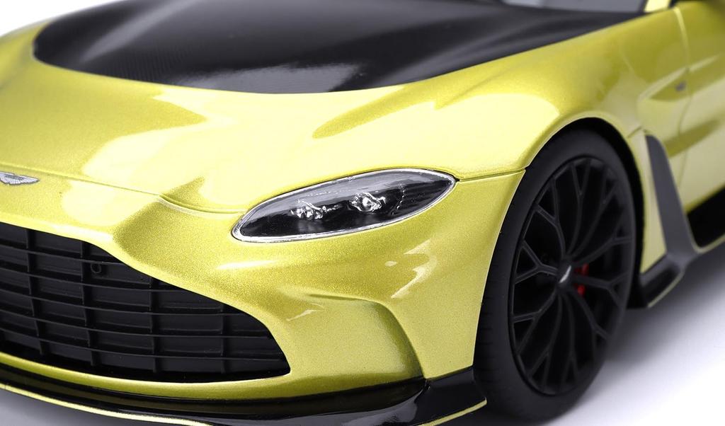 TOP SPEED Aston Martin V12 Vantage Cosmopolitan Yellow Finished Model 1/18