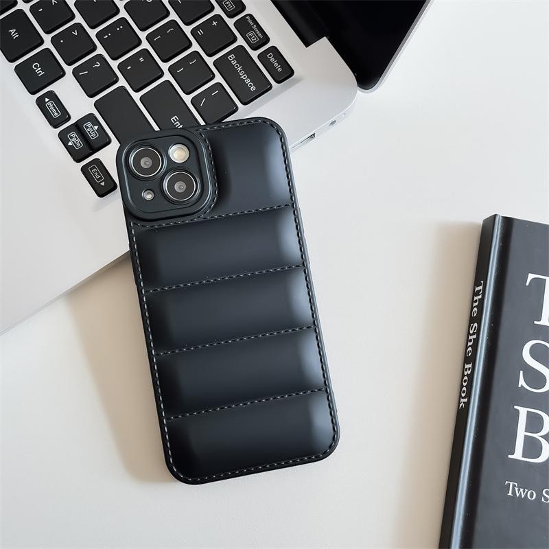 Customized 15Promax Mobile Phone Case with Anti-fall Protection, Macaron X Liquid Design, and Trendy Airbag Feature.