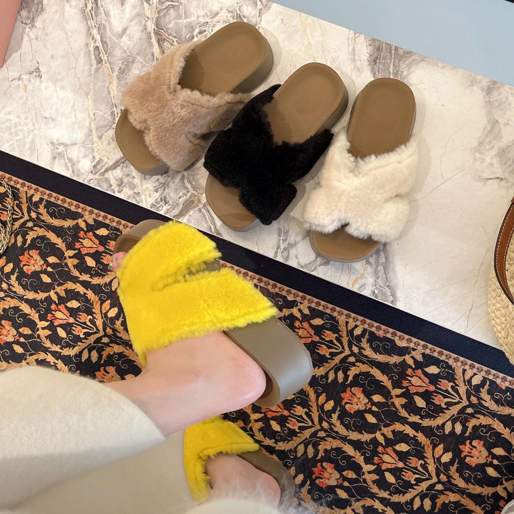 Internet celebrity thick-soled fluffy slippers women's wear 2025 new autumn and winter French high-end feeling with skirt one-word cotton drag