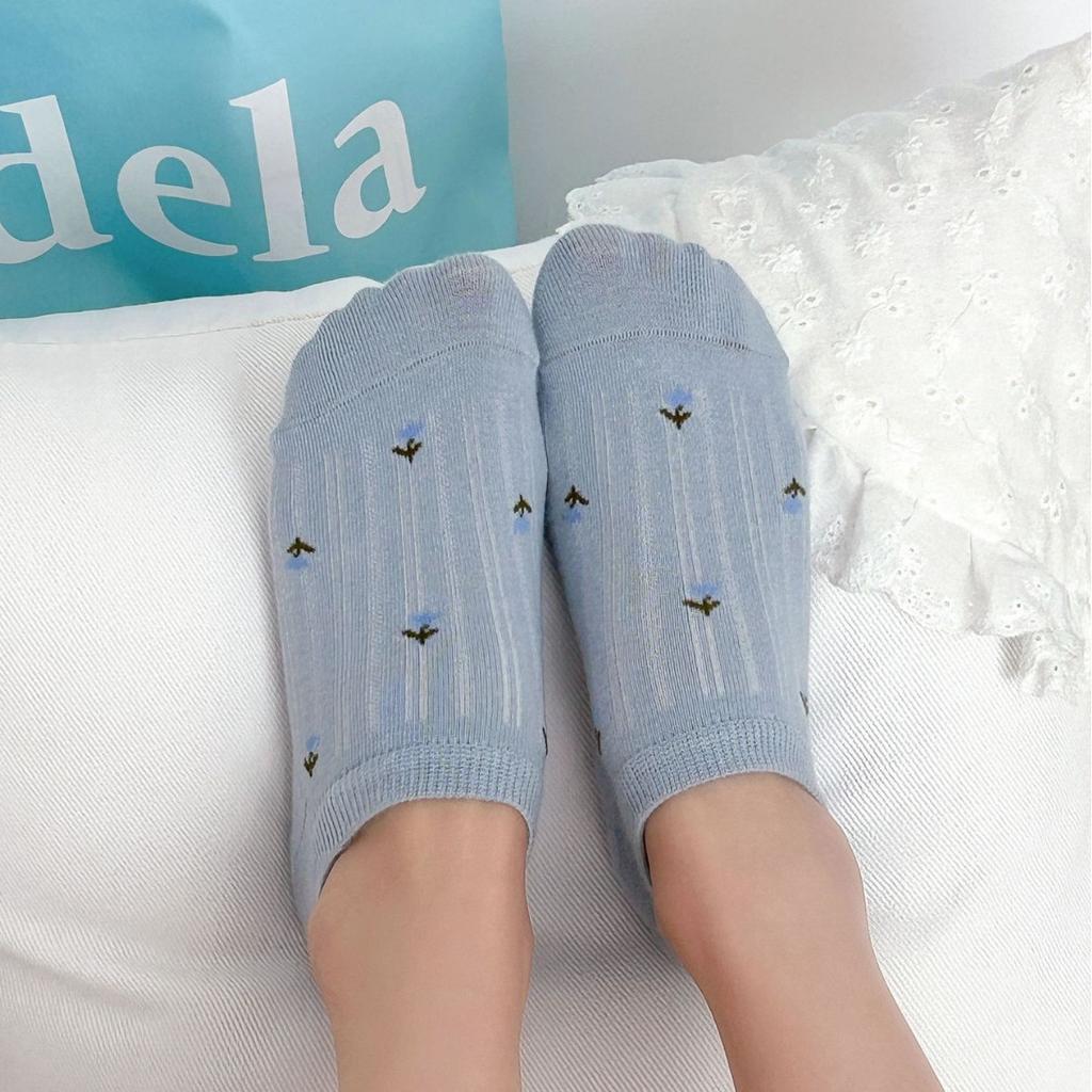 Boneless Floral Women's Socks with Invisible Shallow Opening Boat-shaped Design. Summer Lightweight Style. Anti-slip and Non-slippery. Breathable.
