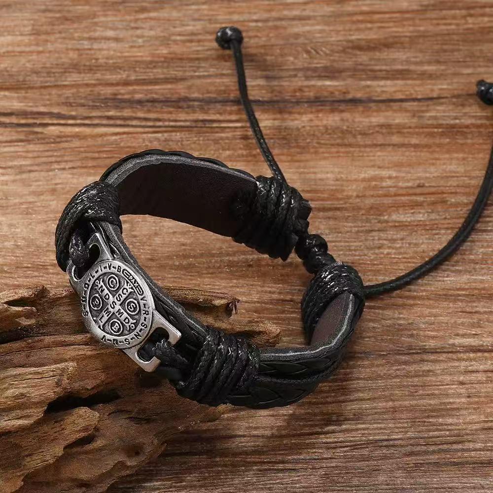 European-American Retro Woven Cowhide Leather Bracelet: Adjustable Wristband with Personality Style Accessories.
