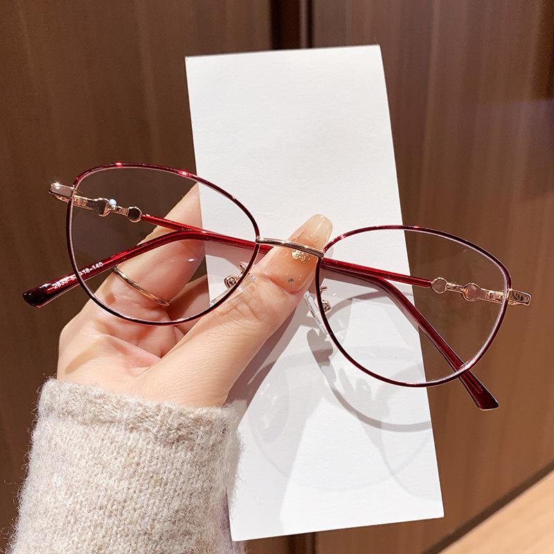 Elegant Ladies Oval Presbyopia Eyeglasses Metal Frame Pearl Hinge Design Anti Blue Light Reading Glasses Lightweight 0 To +4.0