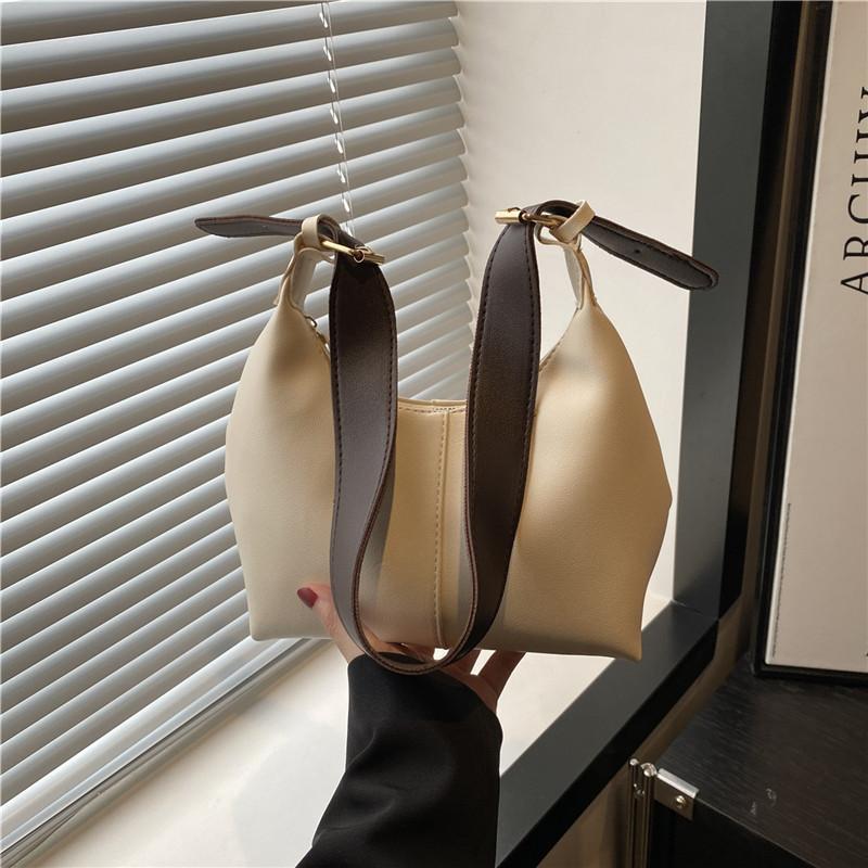 Niche simple retro shoulder messenger bag summer new fashion high sense armpit bag casual tote bag