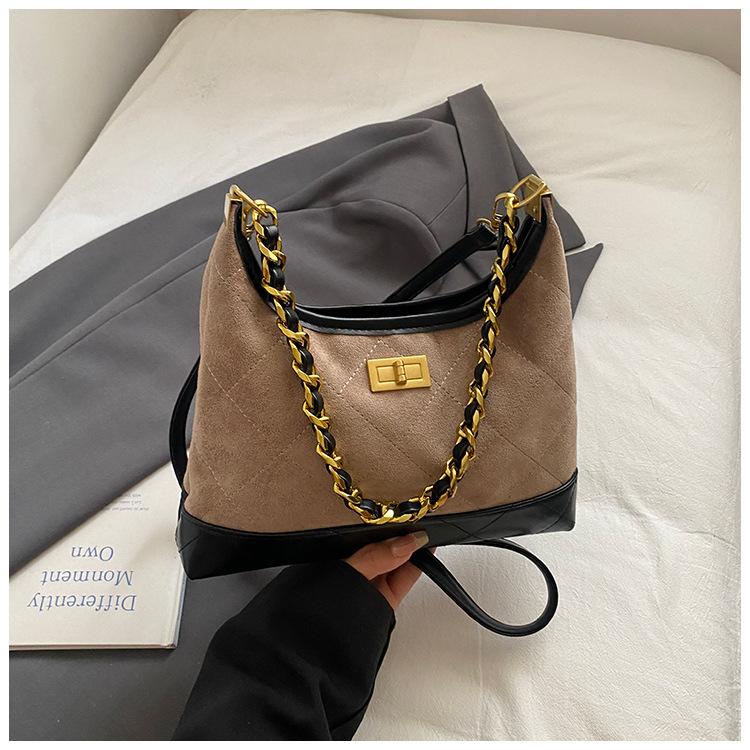 

Однотонная модная сумка в зарубежном стиле женская 2025 новая сумка-цепочка с бриллиантами модная темпераментная текстурная на плечо, мессенджер, подмышечная хаки