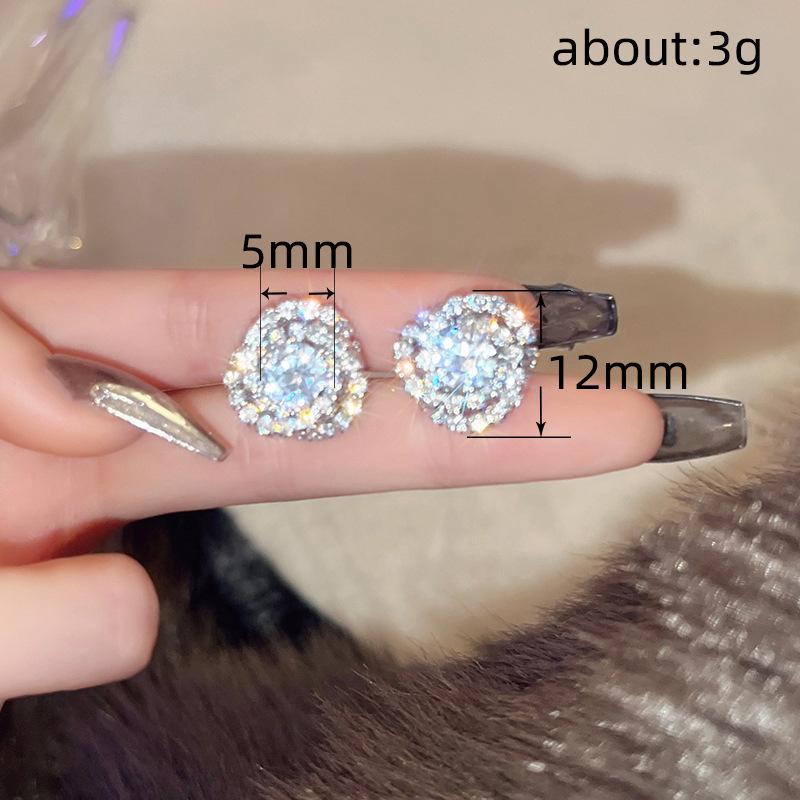 Women With Diamond Stud Earrings, Niche Design Sense Of Flowers, Unique Earrings, Light Luxury Temperament Rose Earrings
