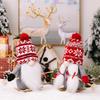 Entzückliche Weihnachtsdekoration Plüsch-Gnom-Figur mit gestrickter Bommelmütze für festliche Stimmung