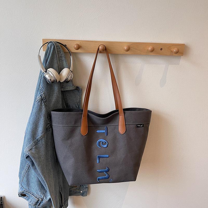 

2025 Харадзюку Вышитая Холщовая Сумка-Тоут - Универсальная, Вместительная Сумка на Плечо для Женщин чёрный