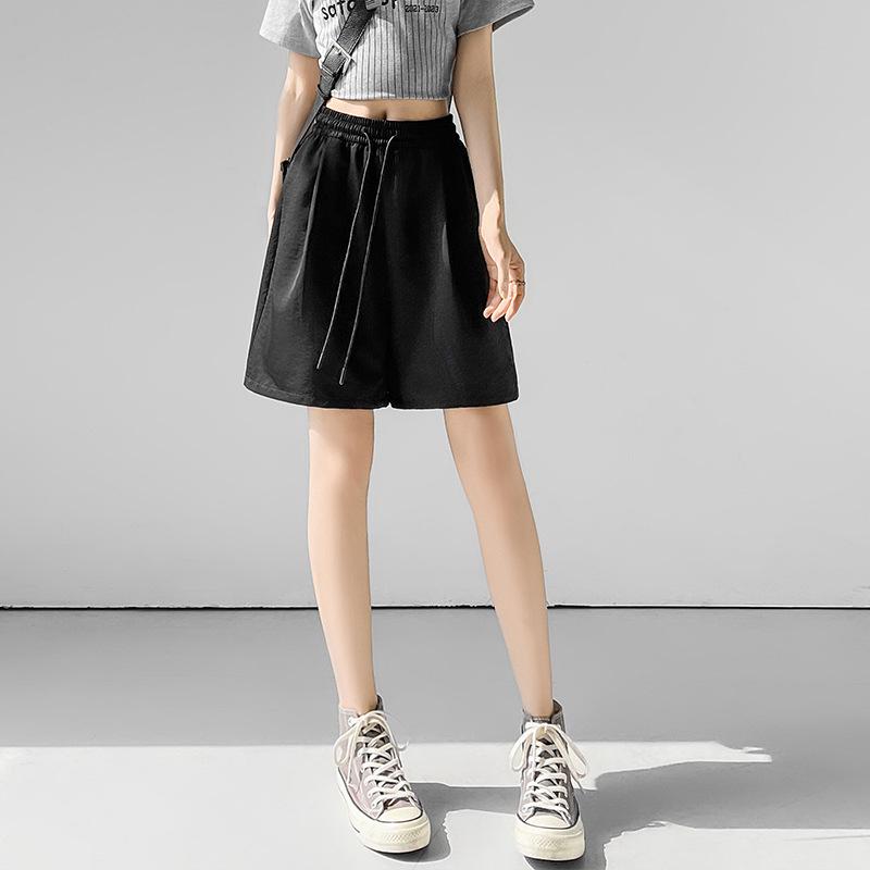 

Женские шорты с завышенной талией, голубые, молочные, дутые - Коллекция Лето 2025: Повседневные спортивные брюки средней длины с воздушным широким кроем. S чёрный