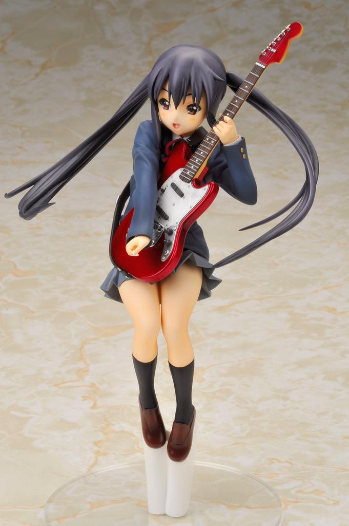 Nakano Azusa PVC finished K-On! 1/8 (1/8 pre-painted product)