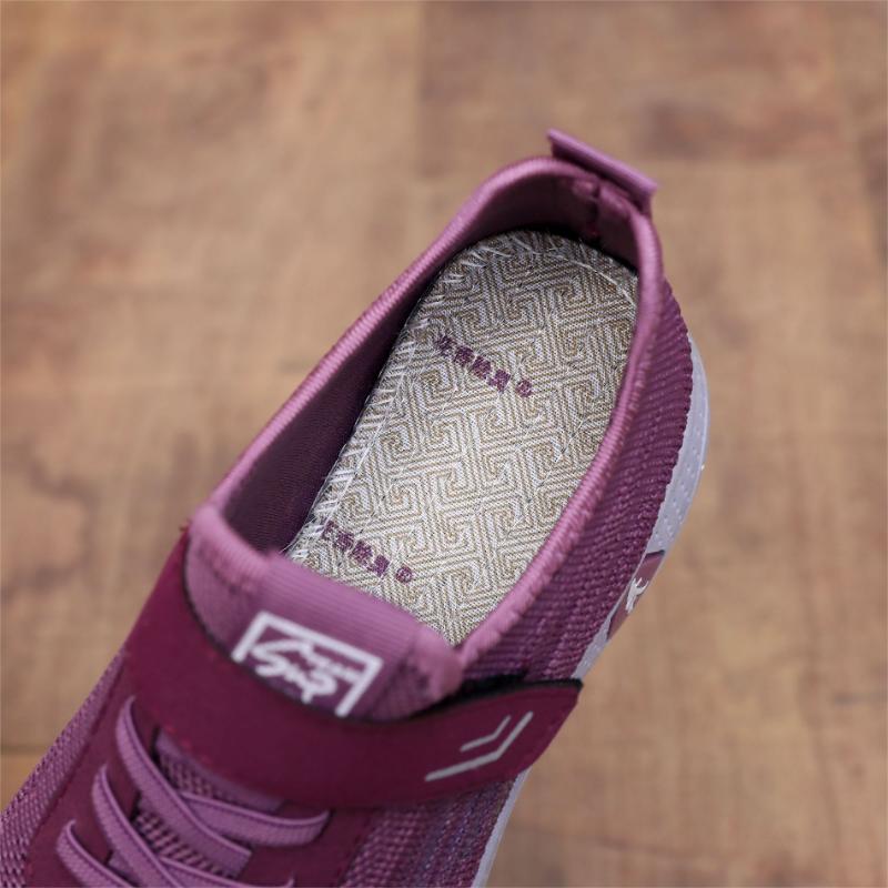 Spring and Summer Breathable Flyknit Walking Shoes Women's Casual Sports Anti-Slip Cloth Shoes for Middle and Old Age