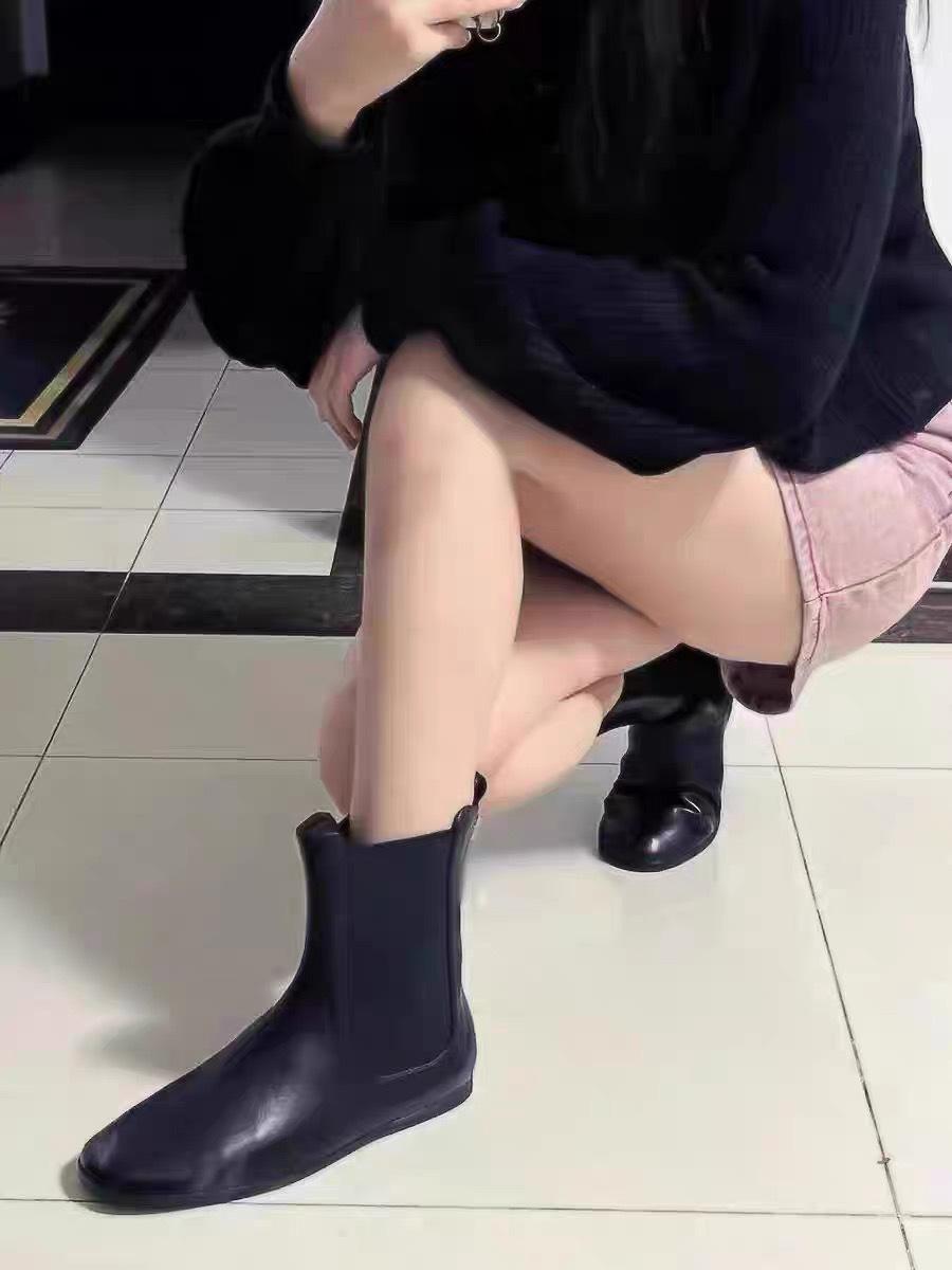 

Retro versatile flat-bottomed comfortable round-toed Chelsea boots short boots autumn and winter velvet Martin boots 40