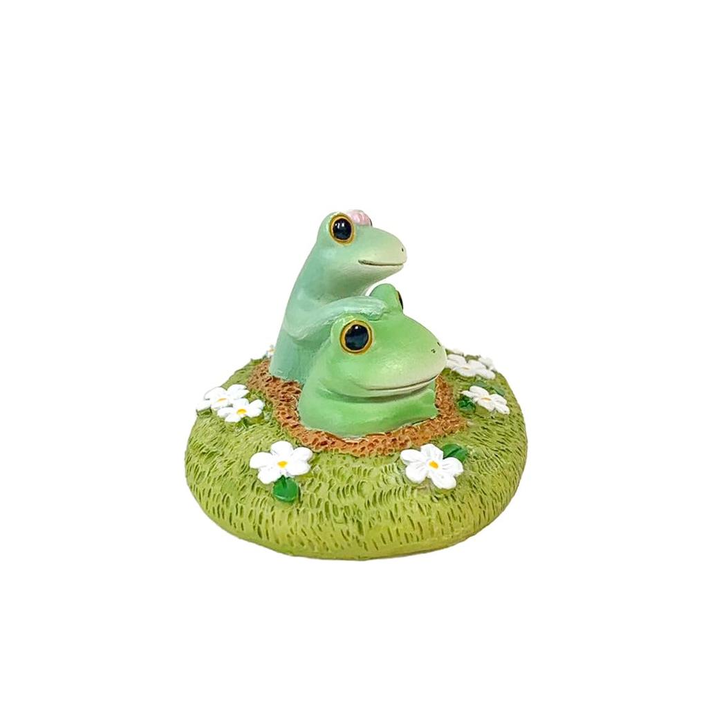 DAIKAI Copo Couple from a Hole 5 X 3.6 X 2.7cm Frog Figurine