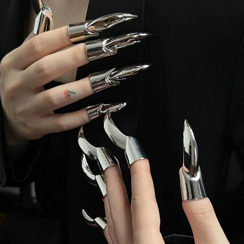 Edgy Wolf Claw Shaped Protective Finger Ring Alloy Stylish Nail Guard Accessory For Modern Fashion Enthusiasts