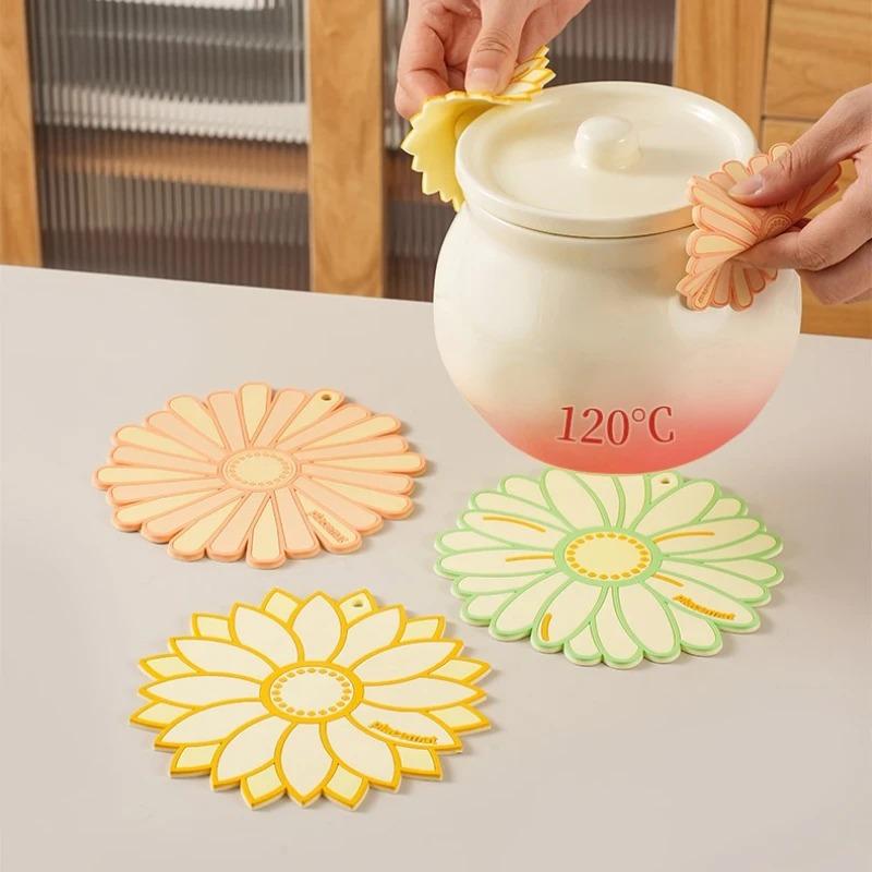 Silicone Placemat Flower Heat Resistant Blossom Coffee Cup Coaster Heat Insulation BowlMat for Table Pot Holder Pad Cup Placemat