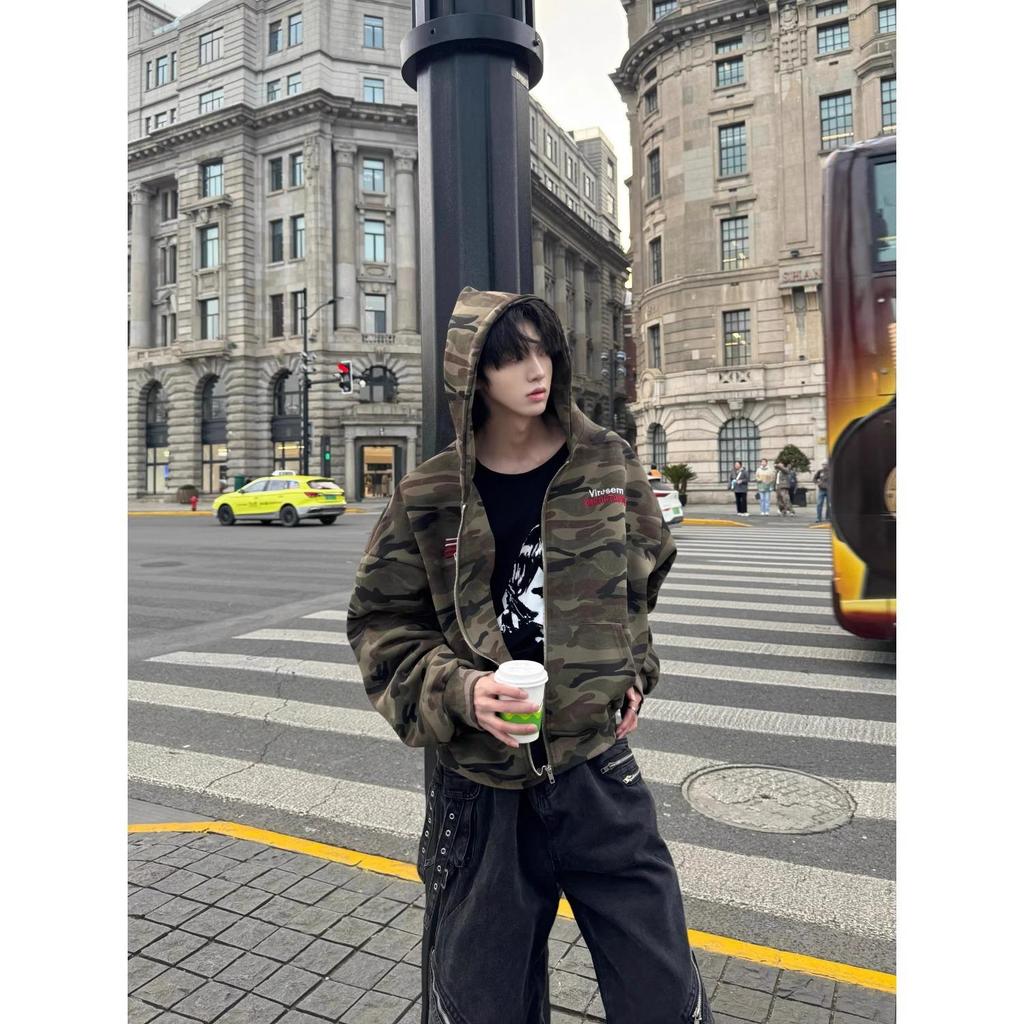 Unisex Trendy Punk Camouflage Embroidered Hooded Sweatshirt for Autumn/Winter - Cool Loose-Fit Versatile Jacket.