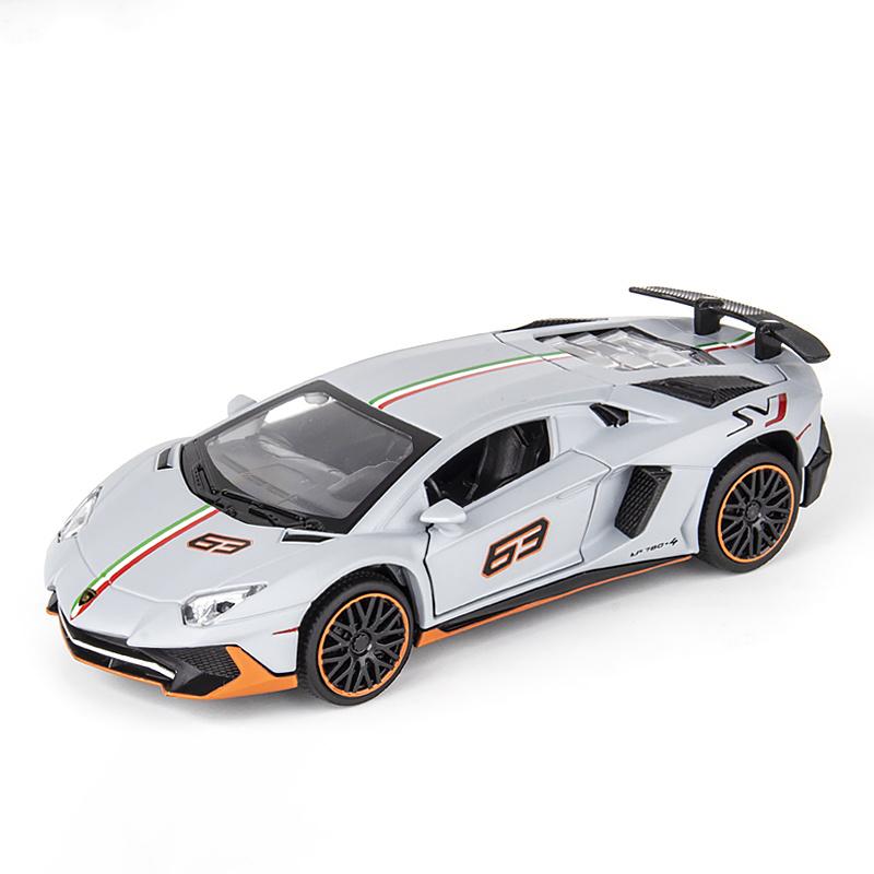 

1/32 Lambor Aventador SVJ LP780-4 Модель спортивного автомобіля Звук і світлова симуляція База з ремінцем Колекція Дитячі іграшки Подарунки для хлопчиків білий