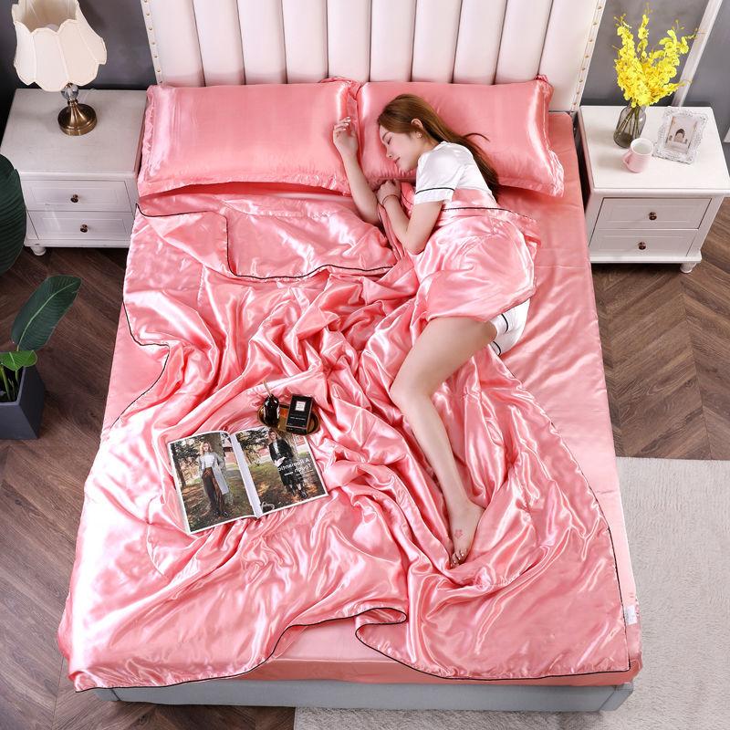 

Luxury Summer Quilts Soft Emulation Silky Satin Quilted Quilt Machine Washable Air-conditioning Comforter Bedspread Thin Blanket 100X150CM