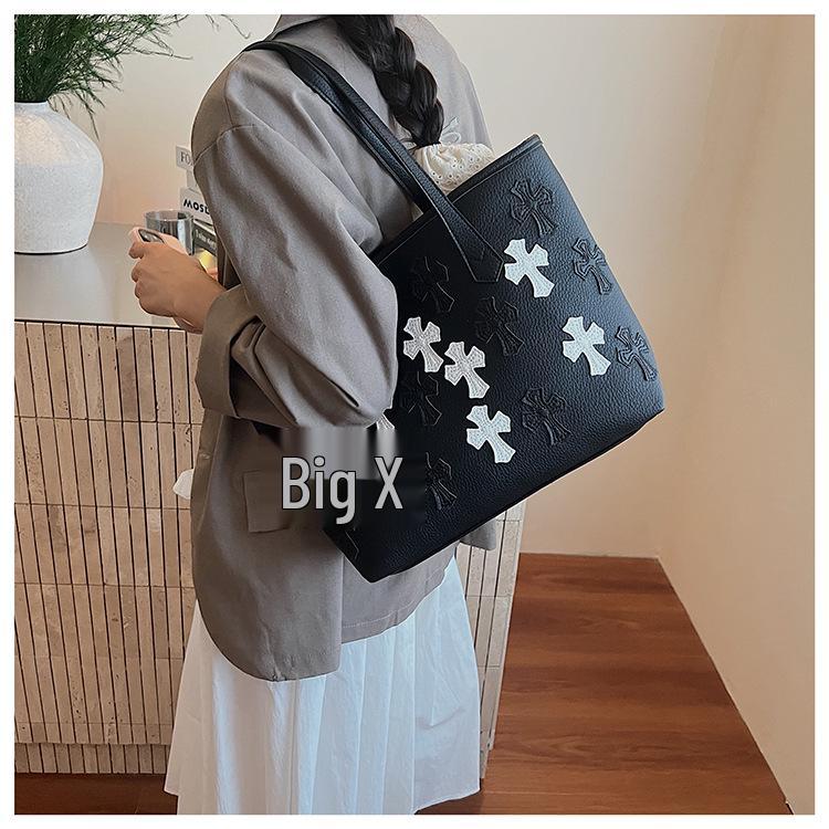 Bolsa Tote Cruz Chrome Hearts: Grande Capacidade, Estilo Celebridade da Internet, Bolsa Transversal Luxuosa e de Ombro para o Dia a Dia para Mulheres.
