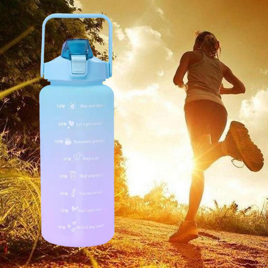 2L tragbare Wasserflasche mit großem Fassungsvermögen, Zeitmarkierung, auslaufsicherer Becher, lila