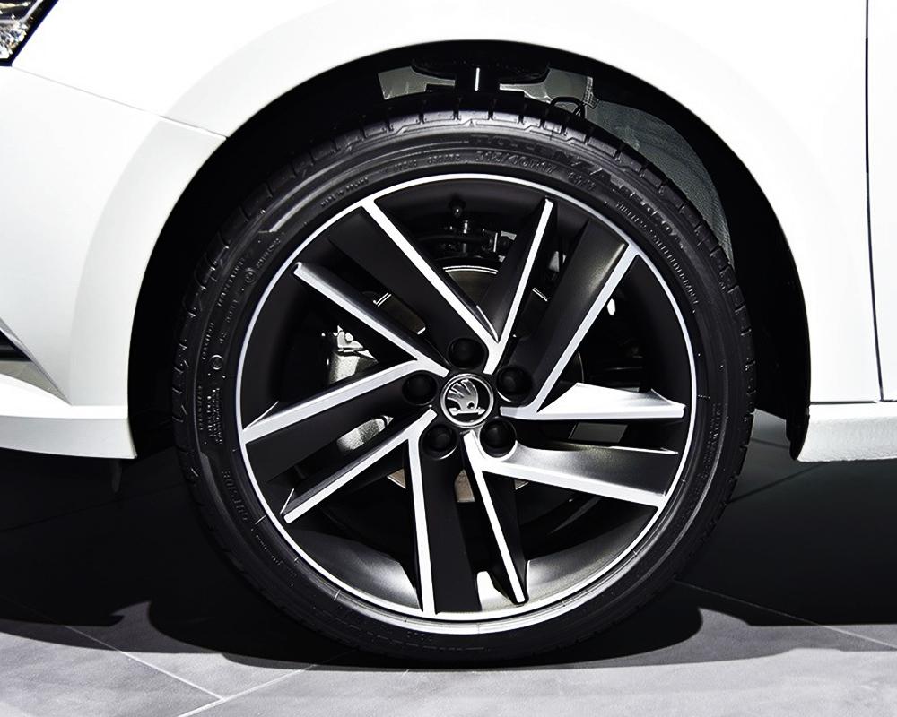 Autoaufkleber 2025 Neu 4 Stück 56MM Auto Aluminium Logo Radnabenkappen Aufkleber Für Skoda Octavia A5 3 2 VRS Vision Kodiaq Rapid