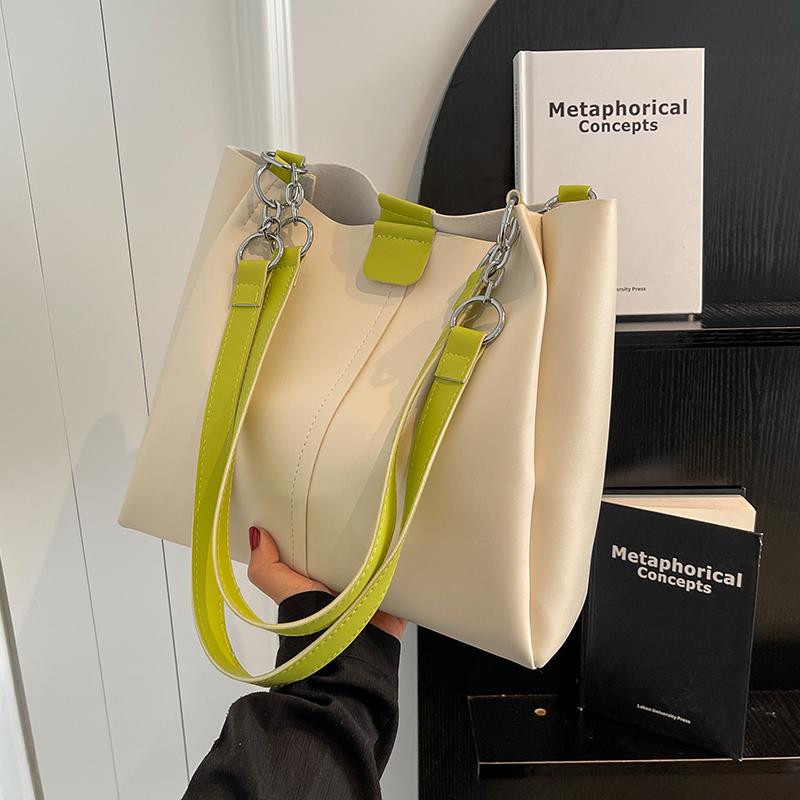 Simple Commuter Large Capacity Women's Bag  Spring New Fashion Chains Shoulder Bags Casual All-match Totes Trend