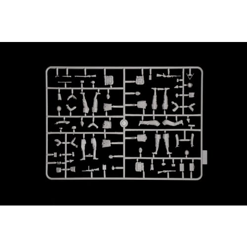 PLATZ Italeri 1/35 Scale WWII Italian Carlo Armato M14/40 Serie I Tank with Infantry Figure, Plastic Model Kit IT6543 (Tank)